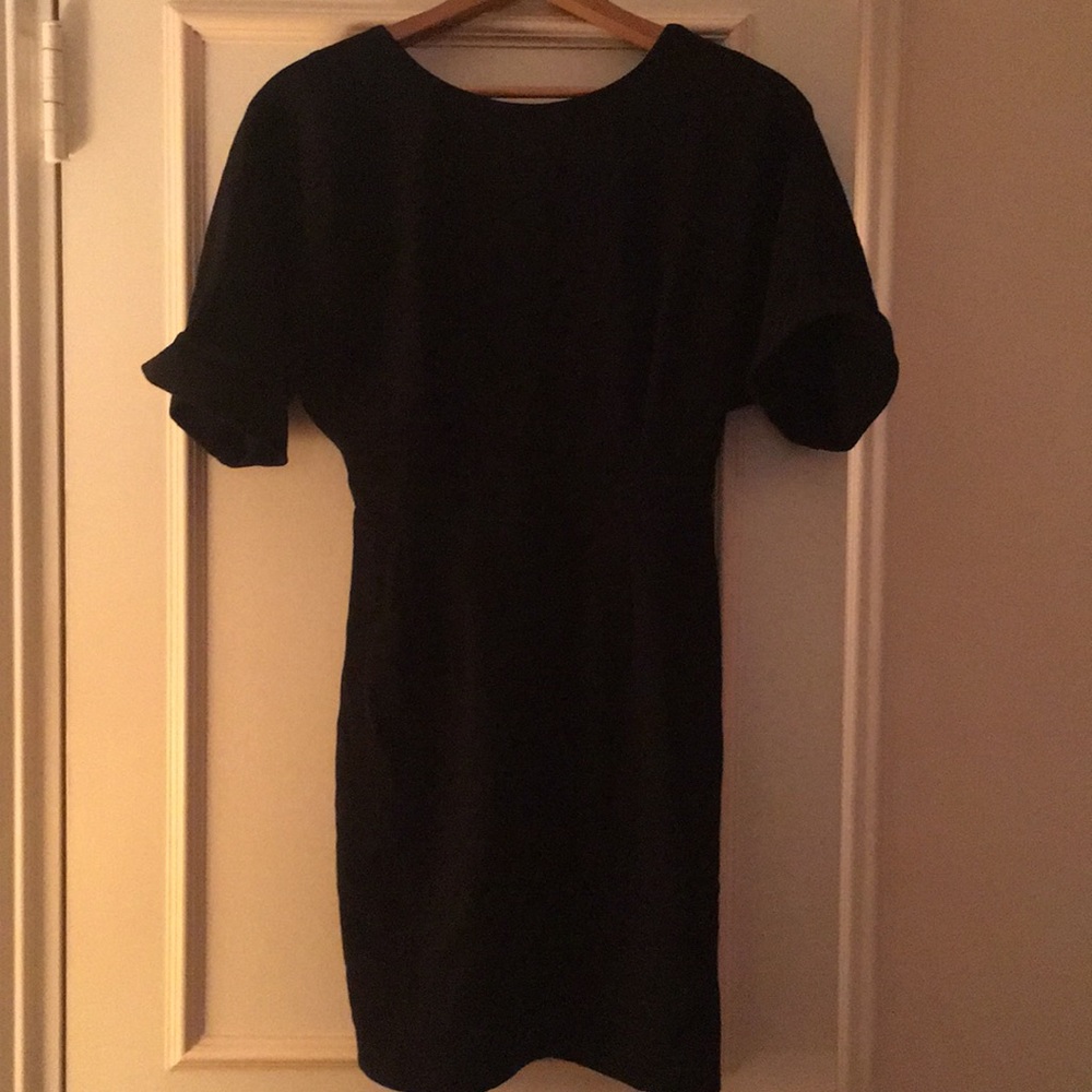 Black short sleeve dress